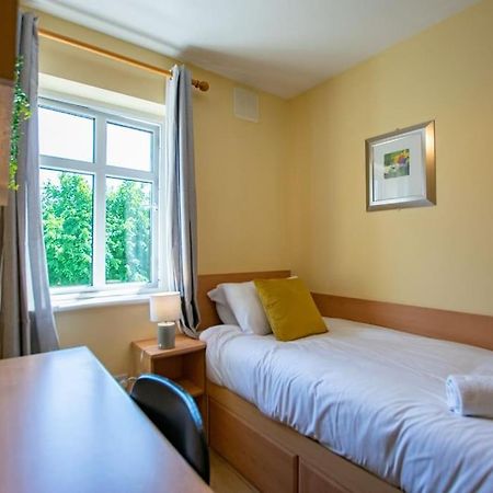 103 - The Townhouse At Gort Na Coiribe By Shortstays Galway Exterior photo