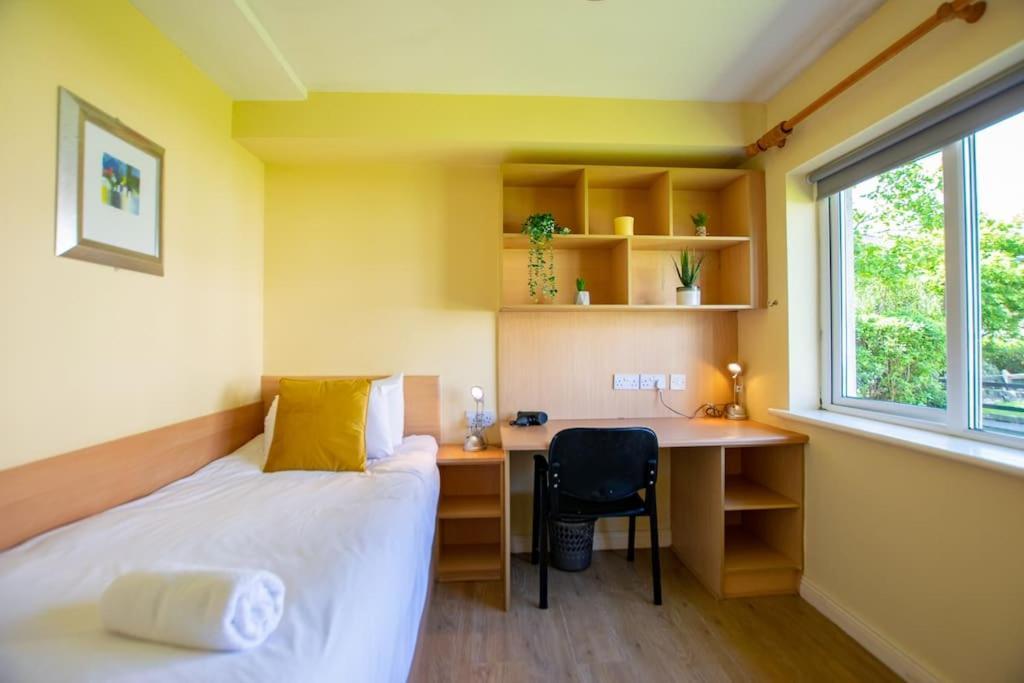 103 - The Townhouse At Gort Na Coiribe By Shortstays Galway Exterior photo