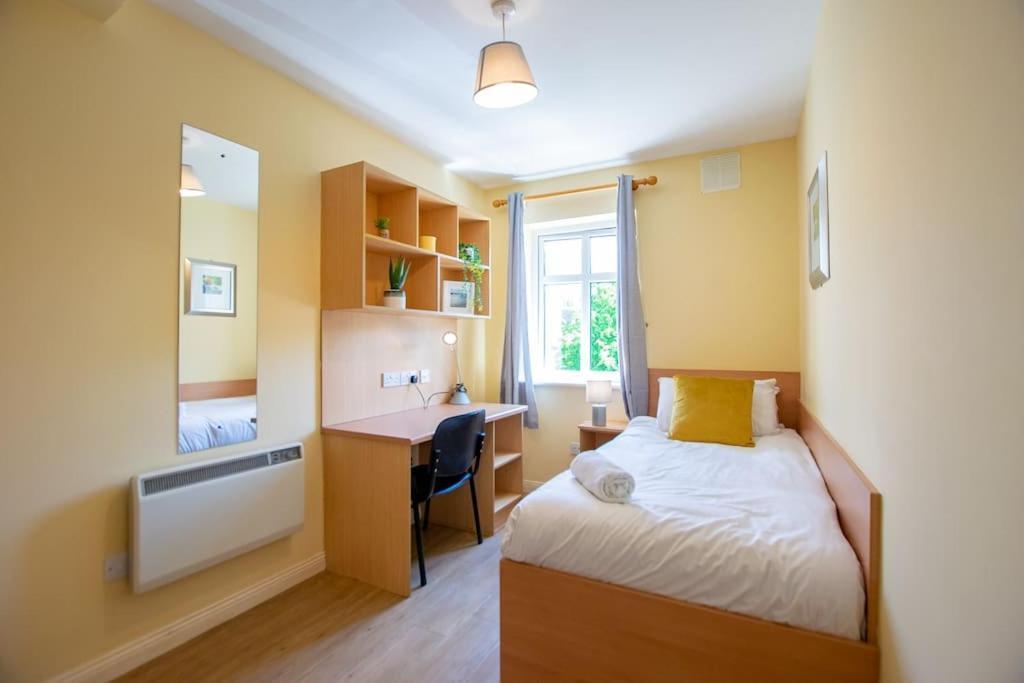 103 - The Townhouse At Gort Na Coiribe By Shortstays Galway Exterior photo