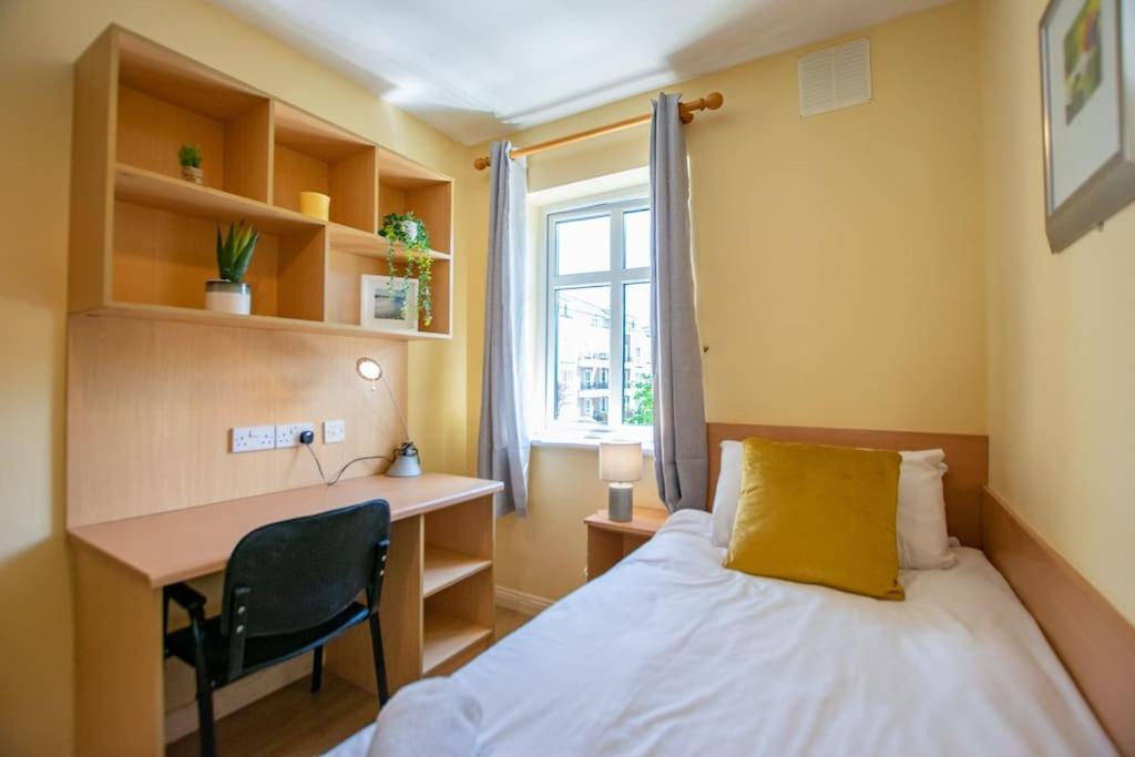 103 - The Townhouse At Gort Na Coiribe By Shortstays Galway Exterior photo