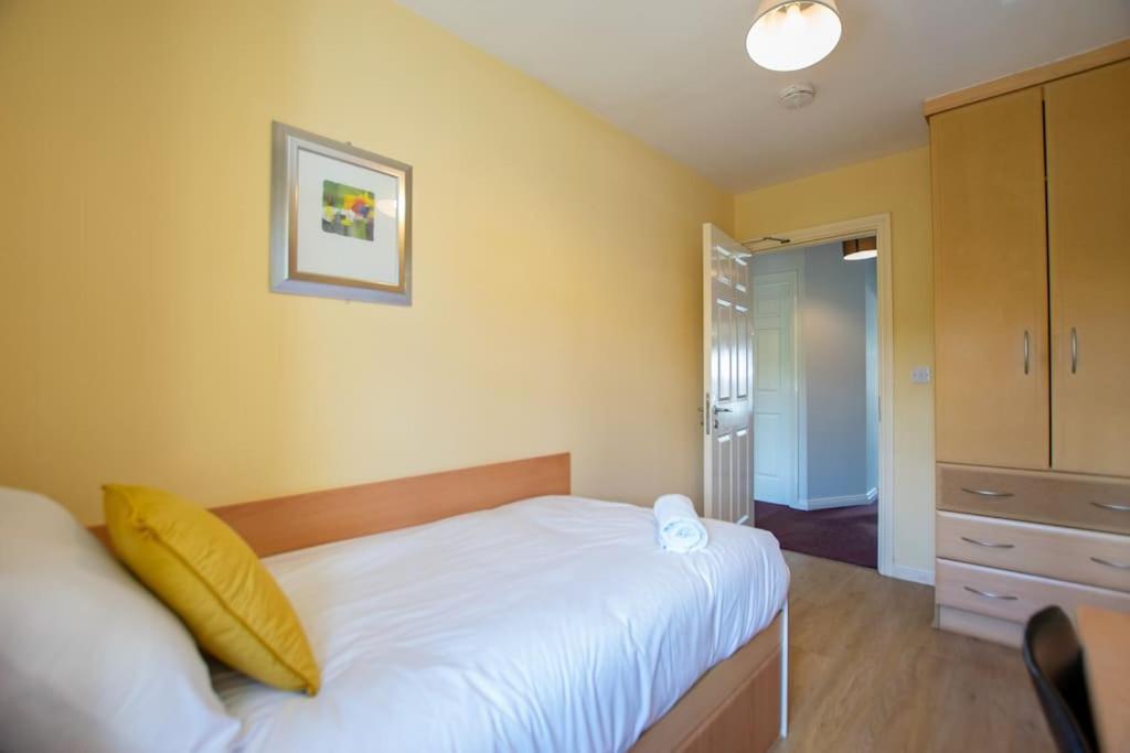 103 - The Townhouse At Gort Na Coiribe By Shortstays Galway Exterior photo
