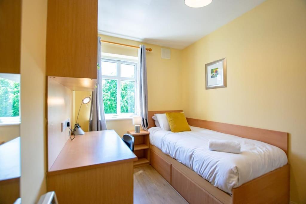 103 - The Townhouse At Gort Na Coiribe By Shortstays Galway Exterior photo
