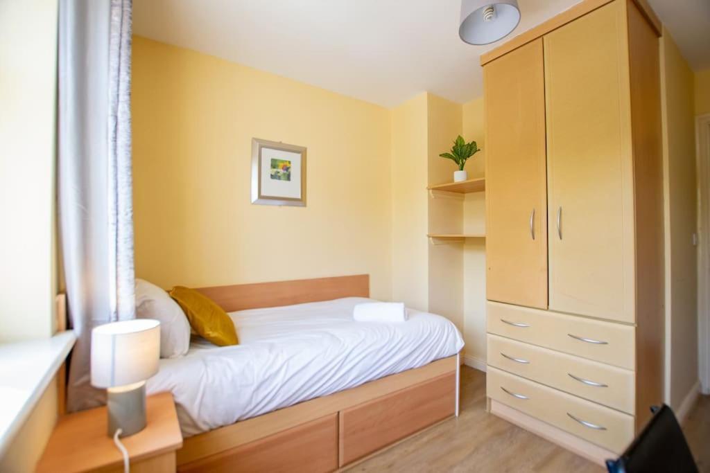 103 - The Townhouse At Gort Na Coiribe By Shortstays Galway Exterior photo